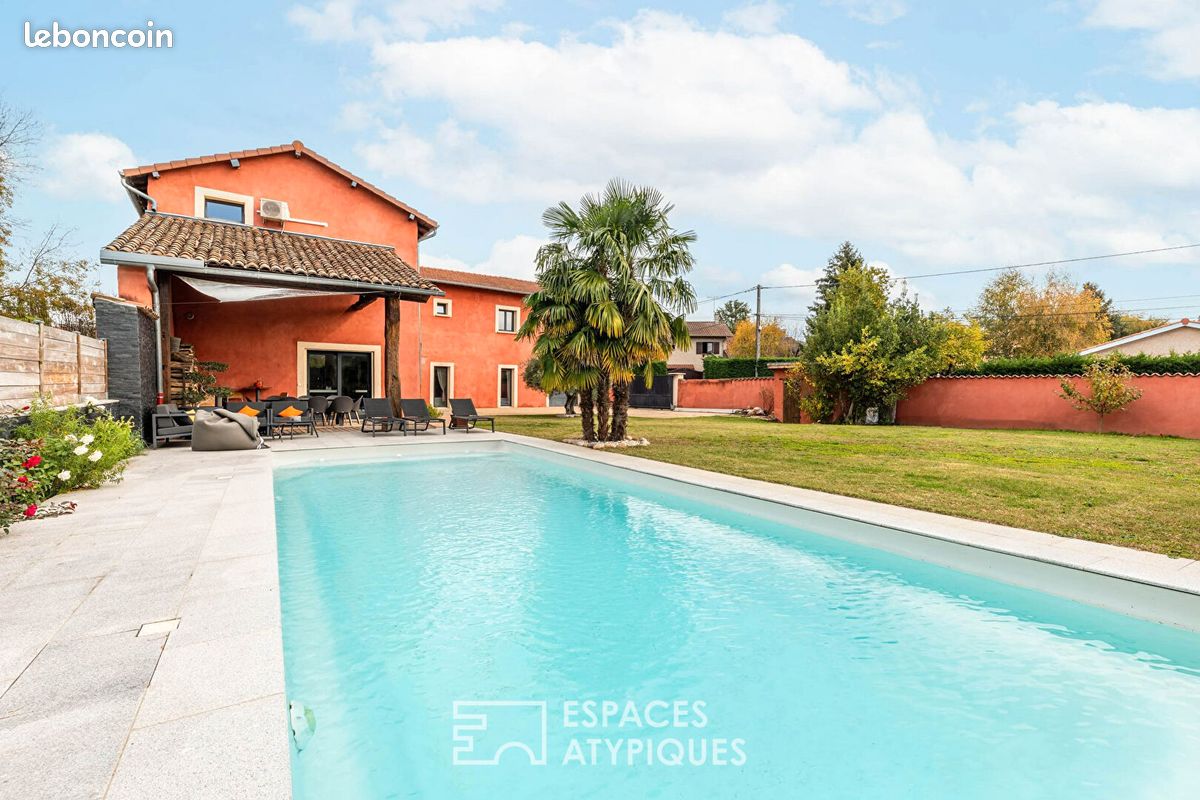 Maison 8 pièces 262 m² · à Saint-Didier-de-Formans · 262 m² · 825 000 €