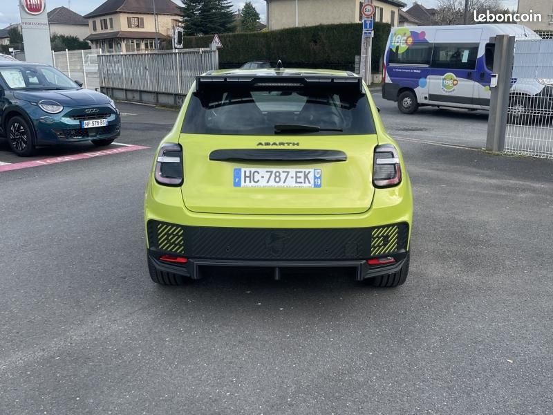 Abarth 600 e 240ch 54kWh Turismo (image 2)