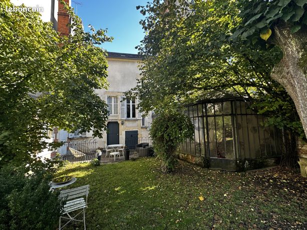 Maison 10 pièces 246 m²