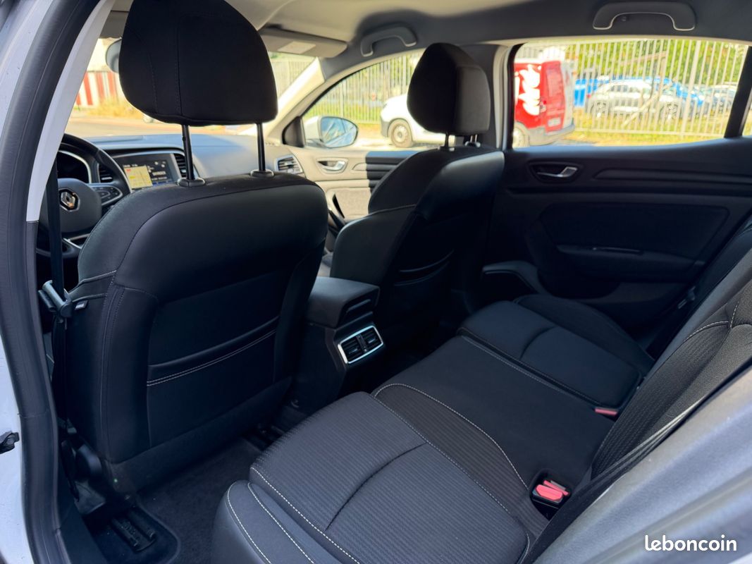RENAULT MEGANE IV BERLINE BUSINESS MEGANE 4 1.5 Blue dCi 115 - GPS - RADARS - CLIM AUTO (image 19)