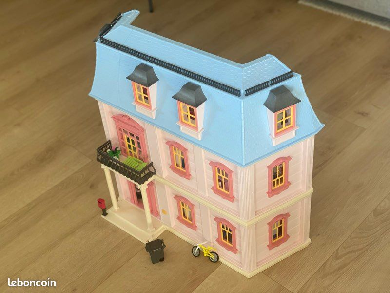 Maison Playmobil 5303 et équipements (image 1)