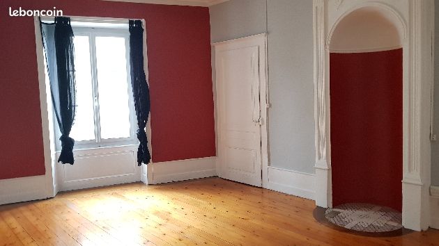 Appartement 4 pièces 120 m² · à Lons-le-Saunier · 120 m² · 710 €