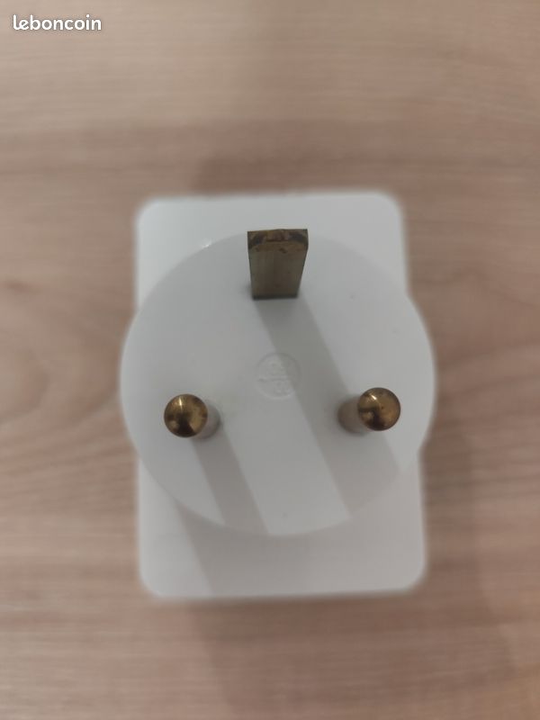 Adaptateur prise electrique (image 2)