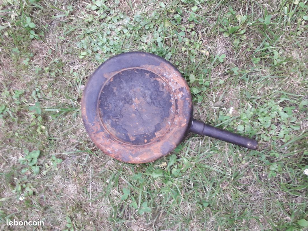 Cocotte en fonte ancienne (image 5)