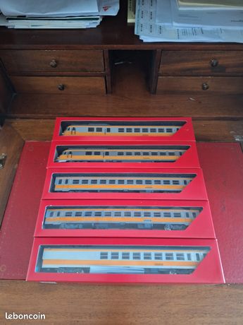 JOUEF HO rame turbotrain locomotive diesel + une voiture SNCF