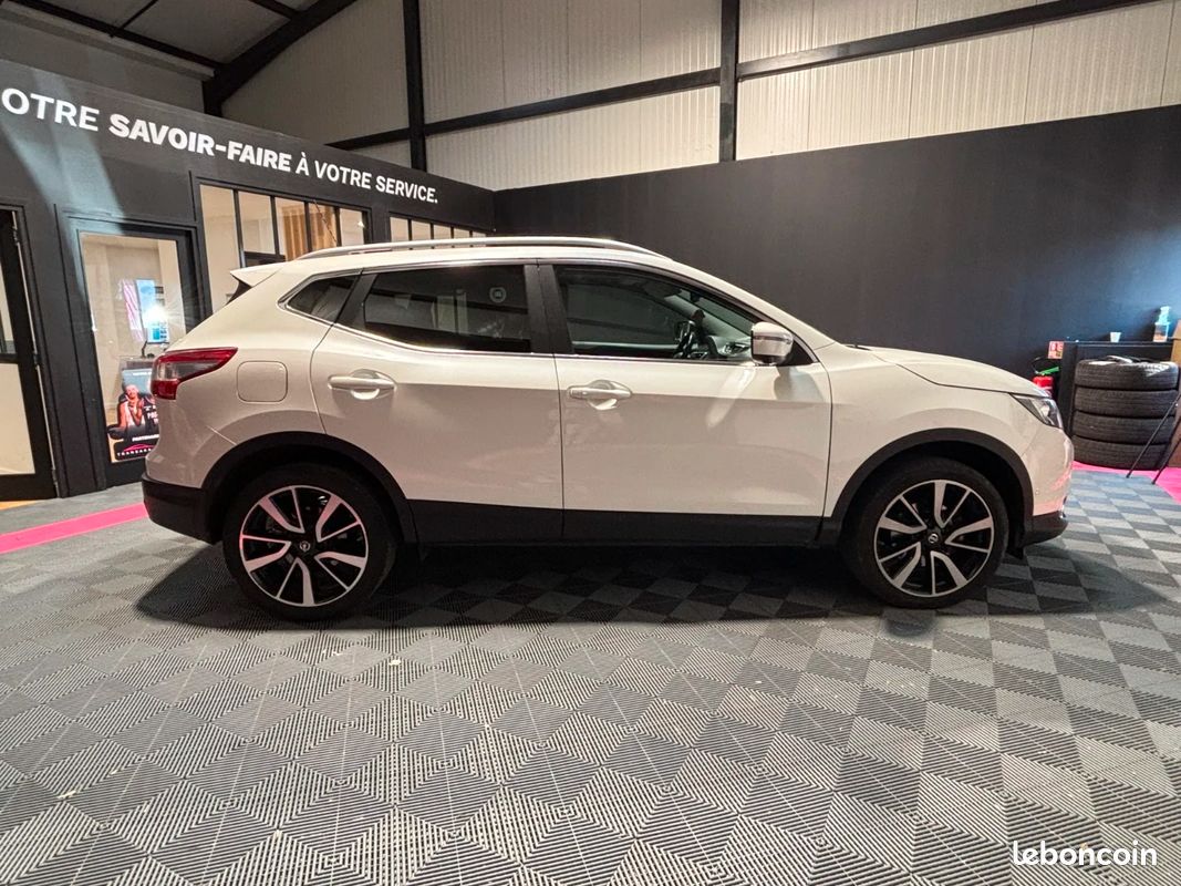 NISSAN QASHQAI 1.6 dCi 130 Stop/Start Tekna - excellent état - 86 000 km - intérieur cuir (image 6)