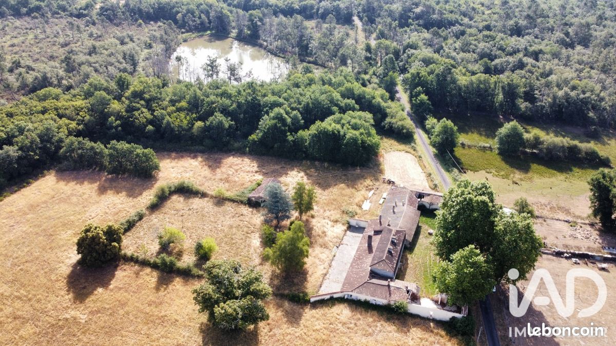 Maison 11 pièces 270 m² · à La Roche-Chalais · 270 m² · 398 000 €
