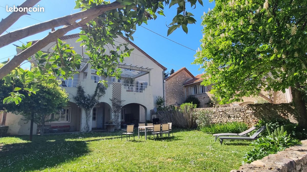 Maison 15 pièces 600 m² · à Montouliers · 600 m² · 499 000 €