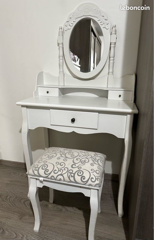 Coiffeuse blanche (image 1)