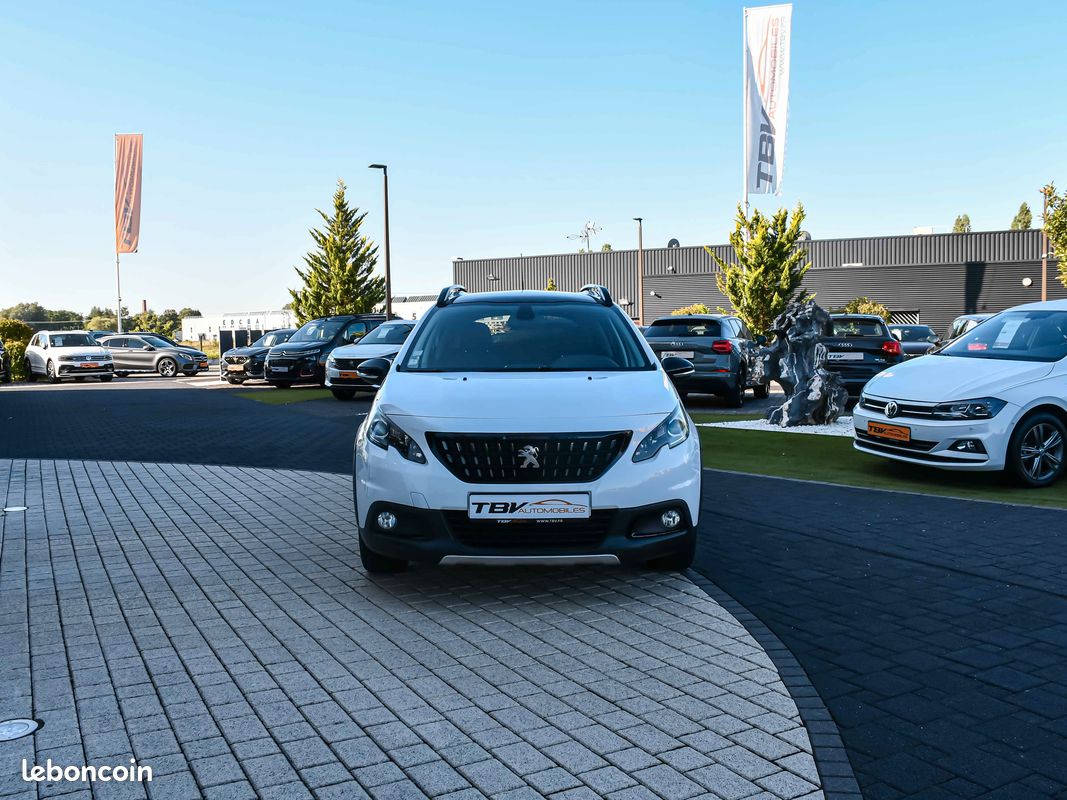 Peugeot 2008 1.6 BLUEHDI 120 TYPE GT LINE TOIT PANO GPS CAMERA SEMI CUIR CHAUFFANT GRIP CONTROL JANTES 17 (image 2)