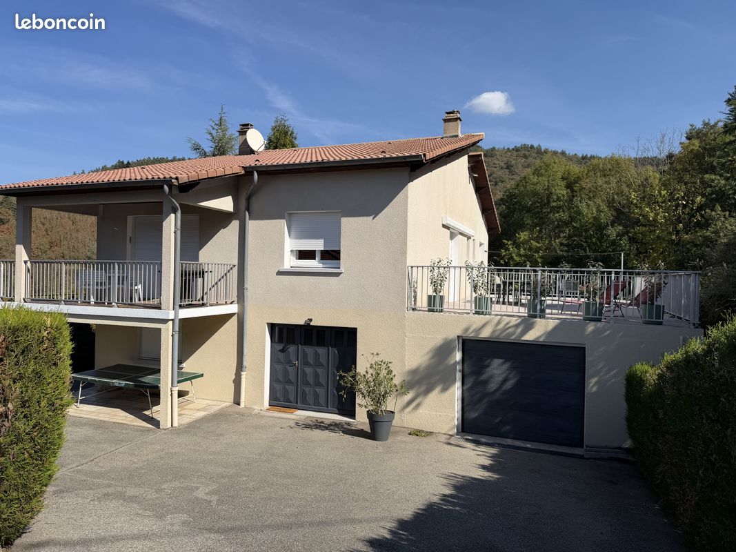 Maison 7 pièces 160 m² · à Aurec-sur-Loire · 160 m² · 319 000 €