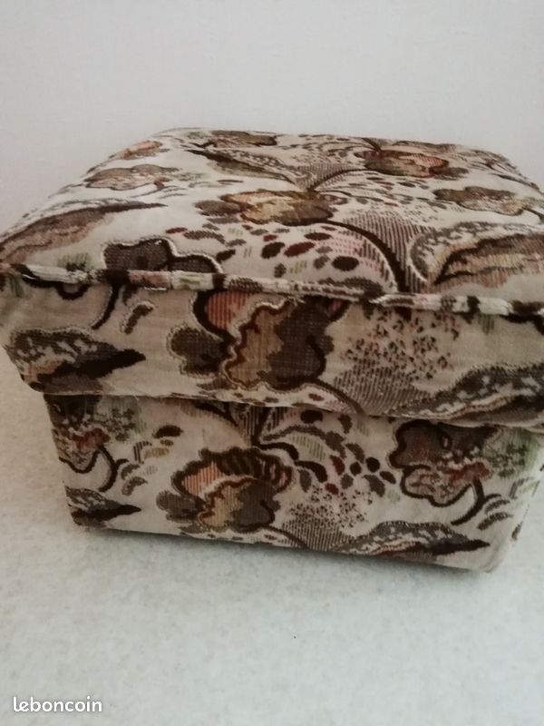 Pouf velours de gêne (image 1)
