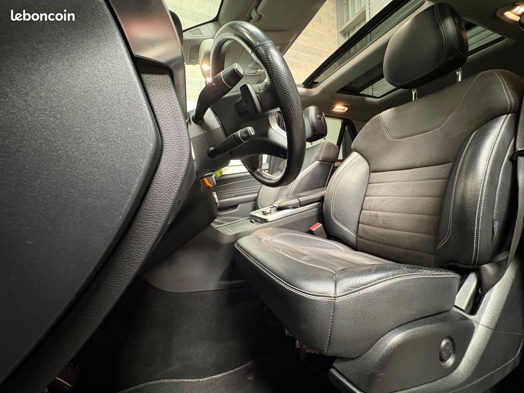 Mercedes ML 250 CDI 7G-DCT / ENTRETIEN MERCEDES / TOIT OUVRANT PANO / ATTELAGE / SIEGES AV ELEC & CHAUFFANTS (image 16)