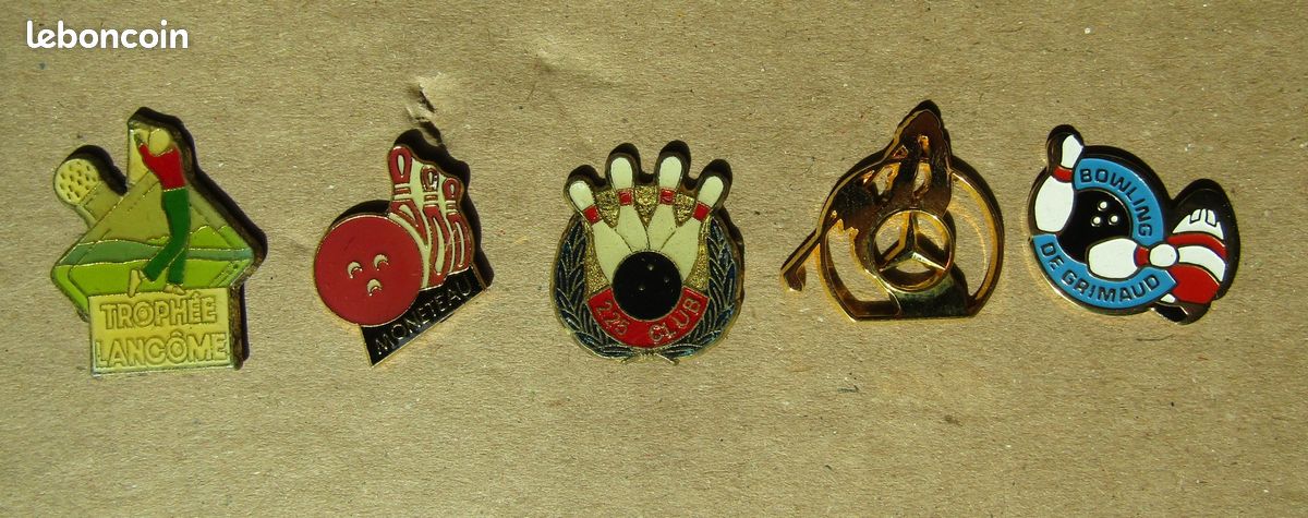 Lot d'insignes épingles émaillées personnages Disney Disney