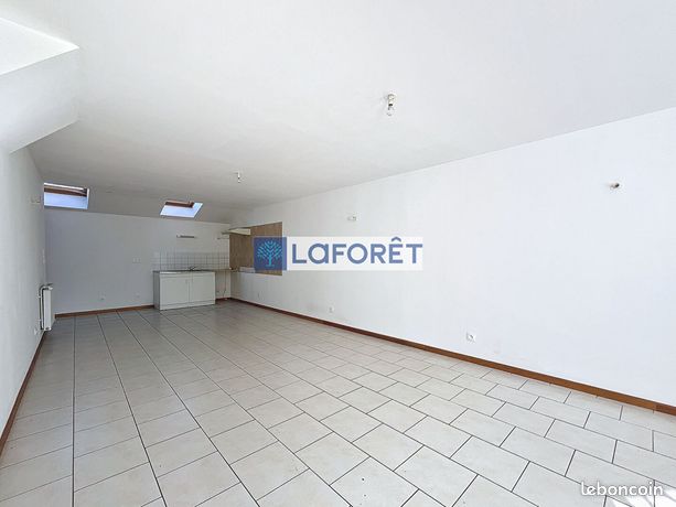 https://img.leboncoin.fr/api/v1/lbcpb1/images/a5/ad/ae/a5adae0cb6f85b05a2feda7b3f61be0654cc5082.jpg?rule=ad-image