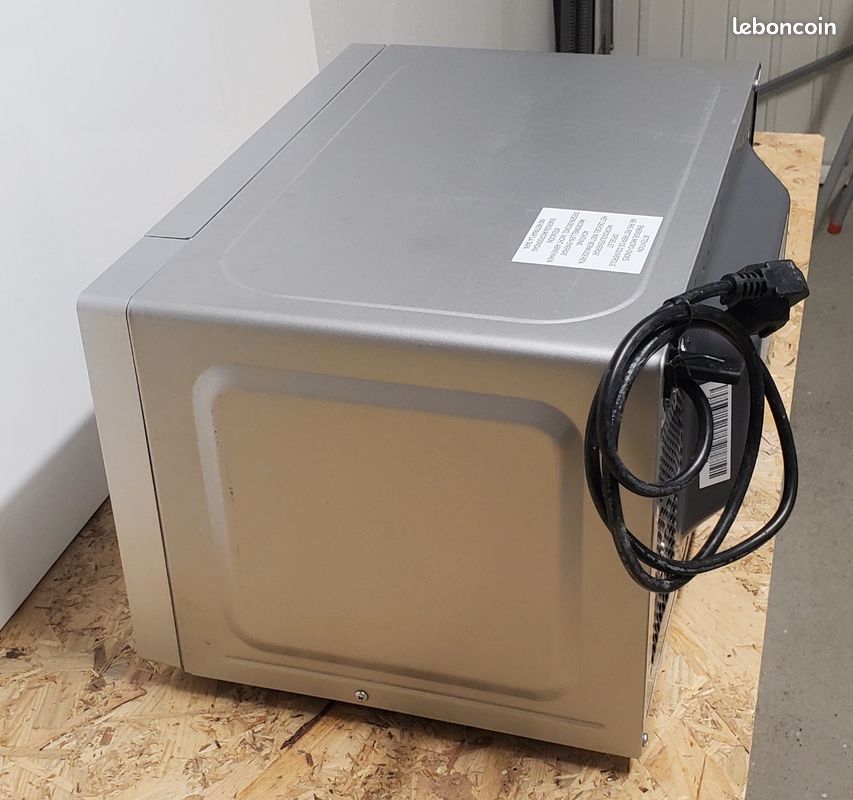 Micro onde VALBERG 700W Très bon état (image 5)