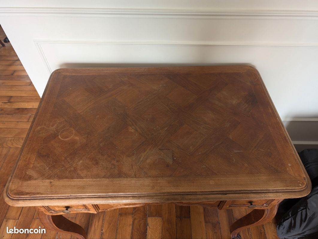 Bureau ancien
A restaurer selon vos goûts (à vernir ou à peindre)
Dimensions du plateau : 90 cm * 60 cm

A venir récupérer sur place Paris 15 métro Javel (image 2)