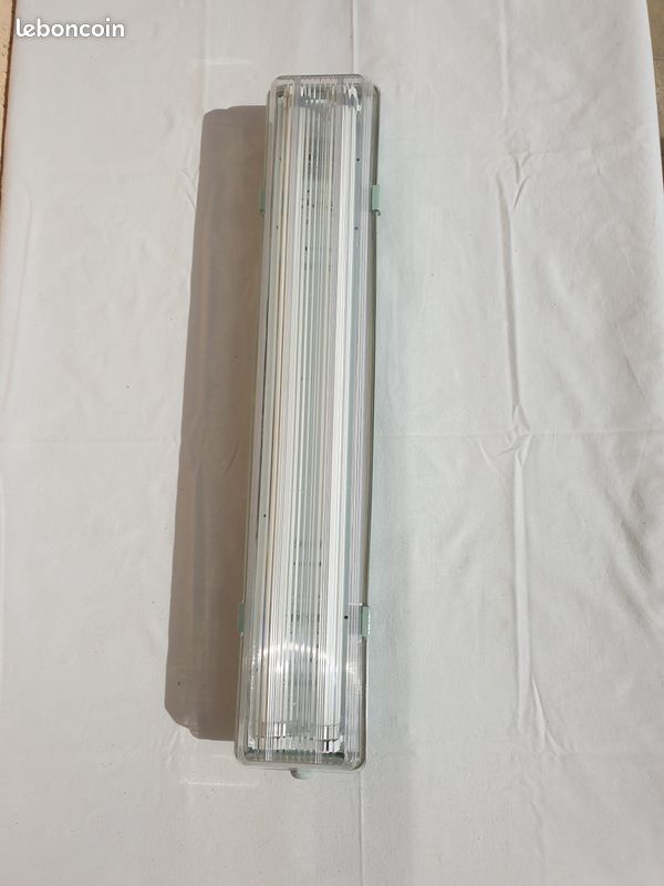 Luminaire reglette (image 1)