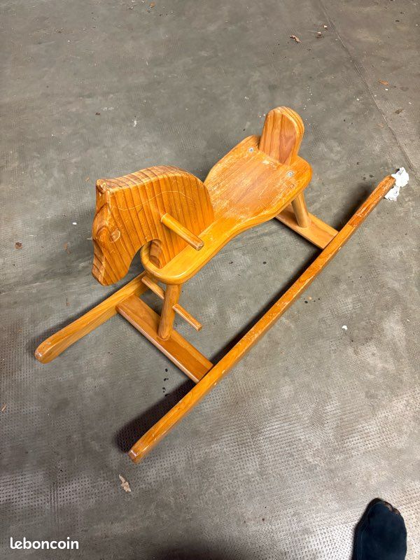 Cheval de bois (image 1)