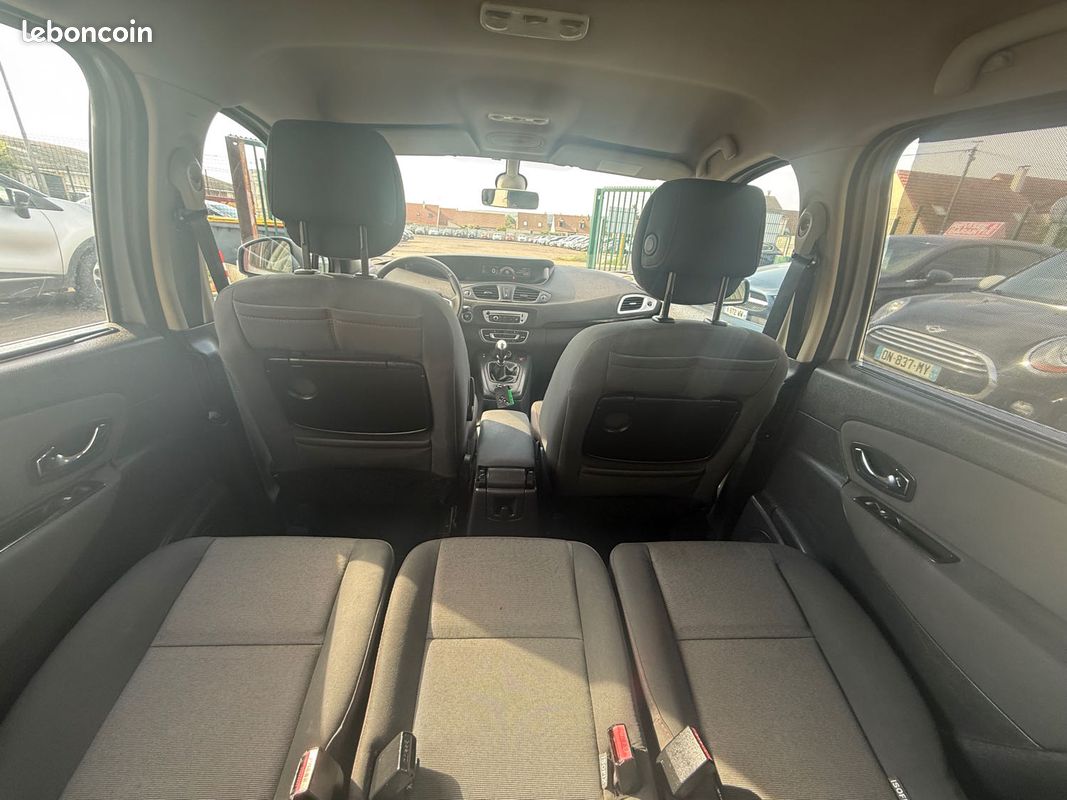 Renault grand scenic 3 phase 2 1.6 dci - 130cv 16v turbo 7 places 2012 (image 24)