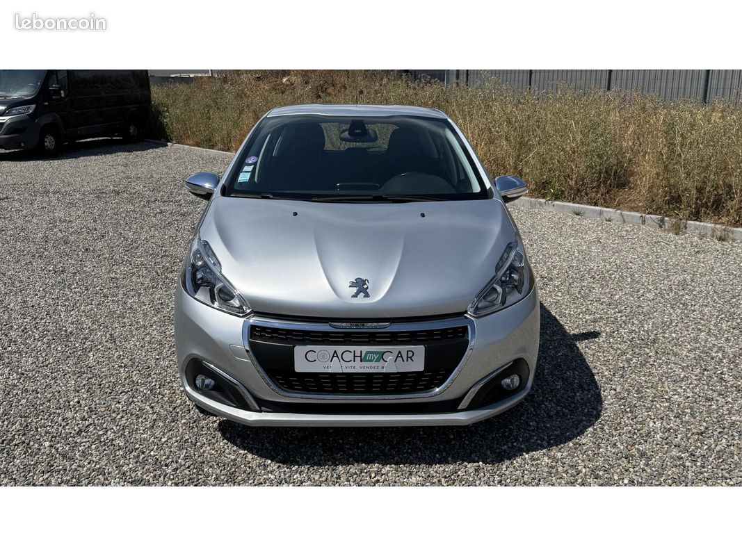 PEUGEOT 208 1.2i 12V - 82 Style (image 2)
