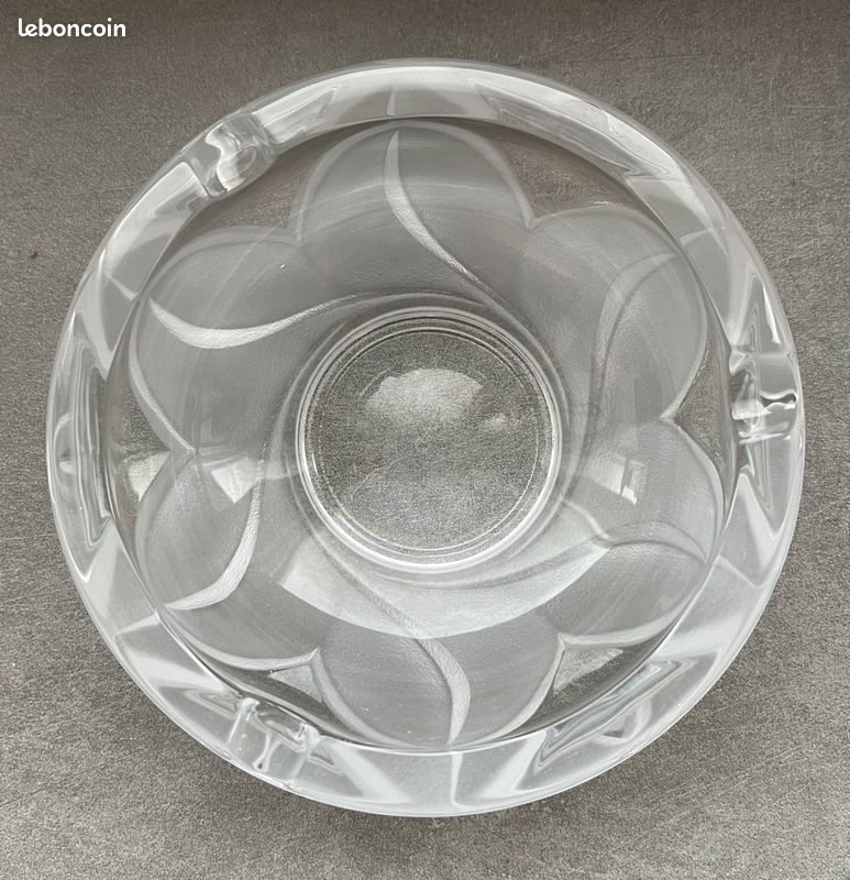 Cendrier/vide poche/coupelle en cristal transparent forme fleur (image 2)