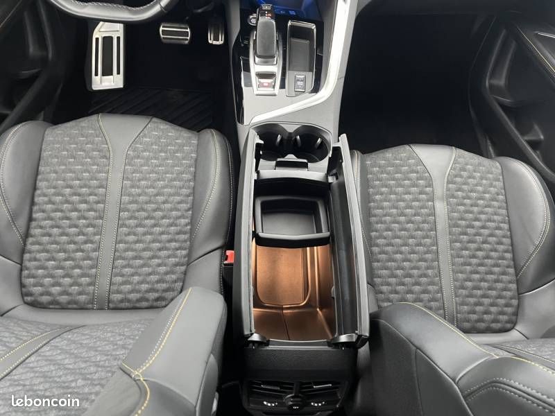 Peugeot 3008 Hybrid 225 e-EAT8 Roadtrip (image 25)