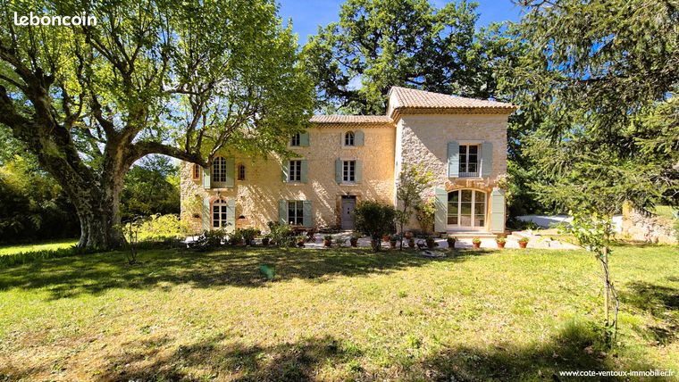 Propriété 7 pièces 270 m²