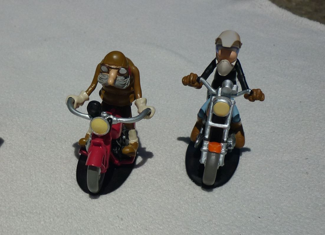 2 Figurines du Joe Bar Team : Indian et Harley - Équipement moto