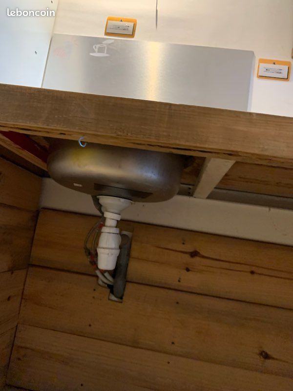 Énorme bar cuisine pour faire des 👶 allongés dessus (image 4)