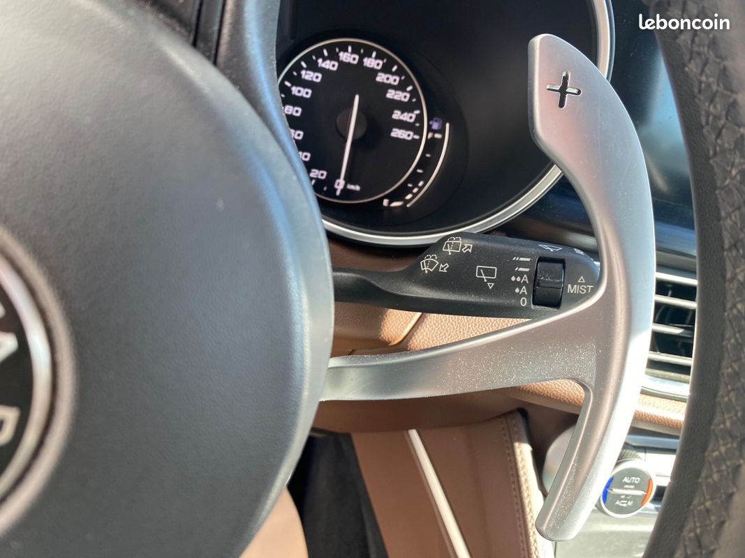 Alfa Romeo STELVIO Lusso Q4 (image 16)