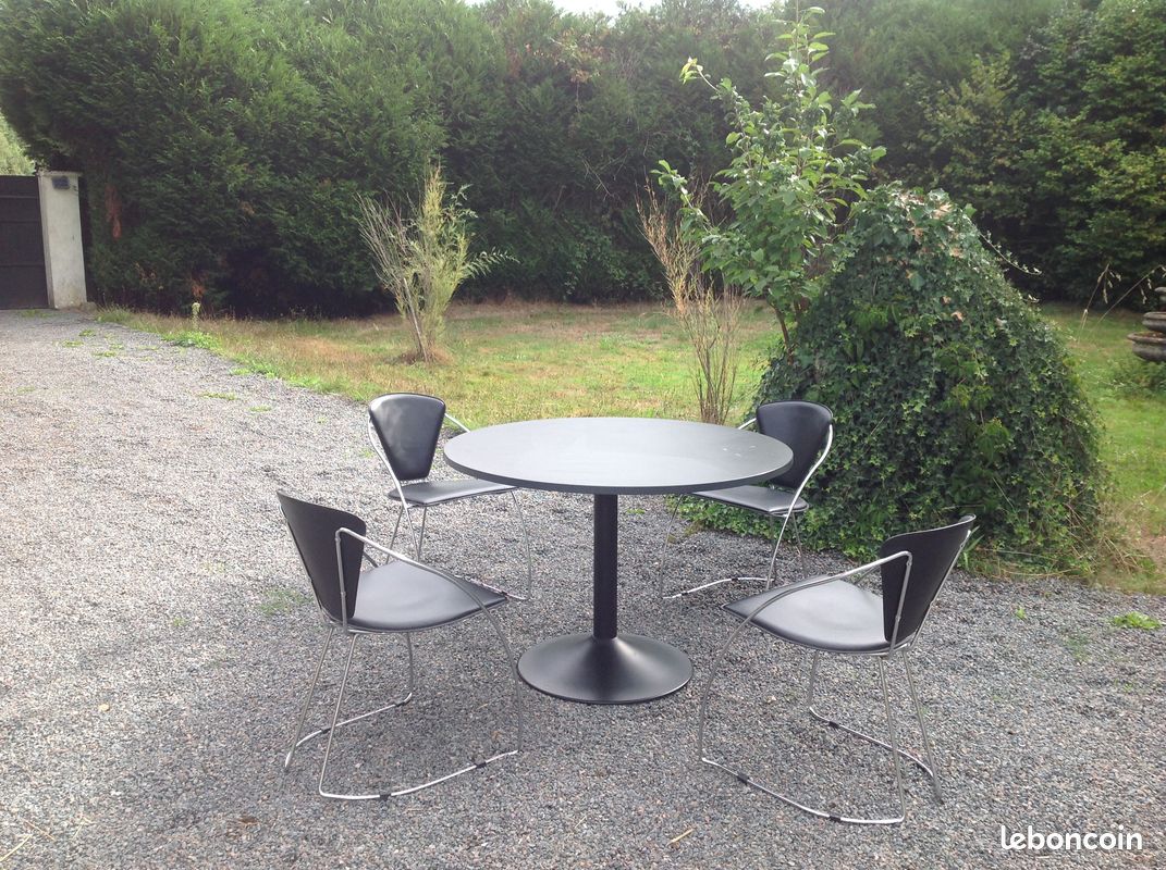 Table et chaises (image 2)