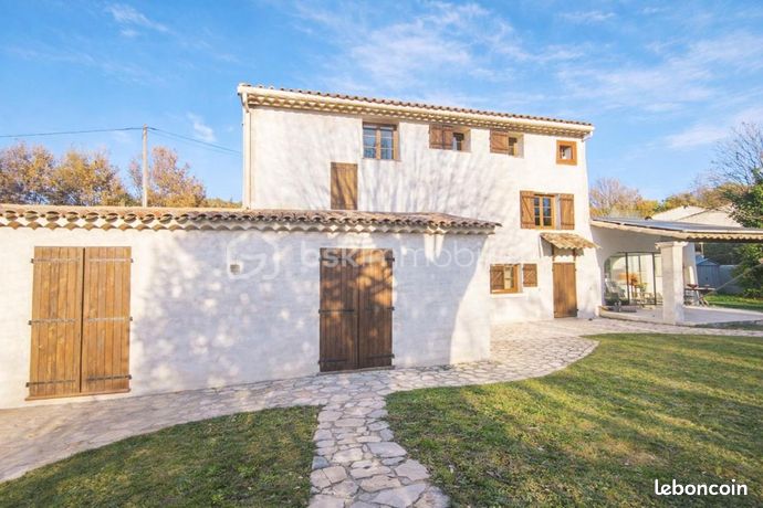 Maison 6 pièces 215 m²