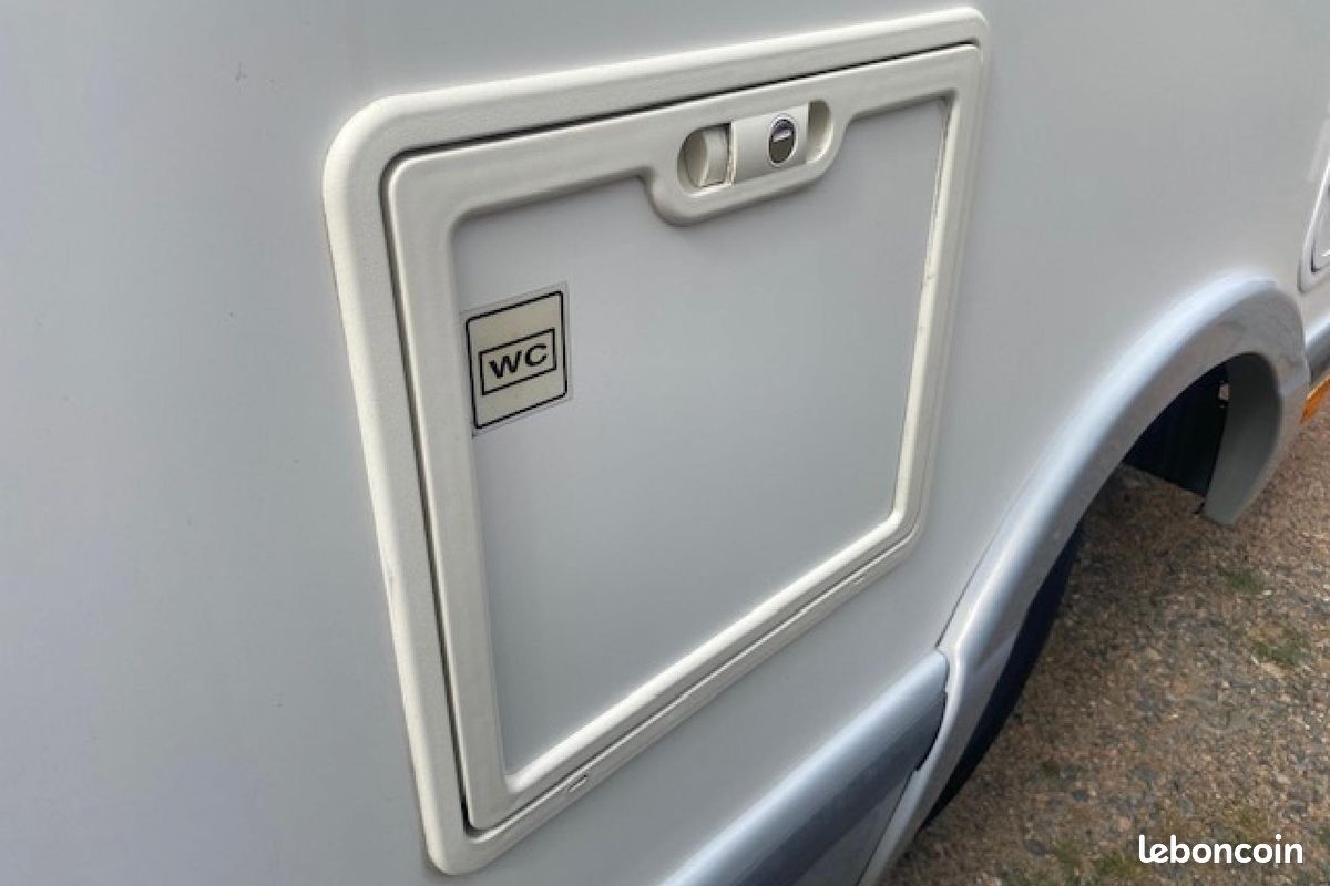 FORD TRANSIT 330 M TDCi - 140 Traction 2006 CHASSIS CABINE Chassis cabine 330 M (image 23)