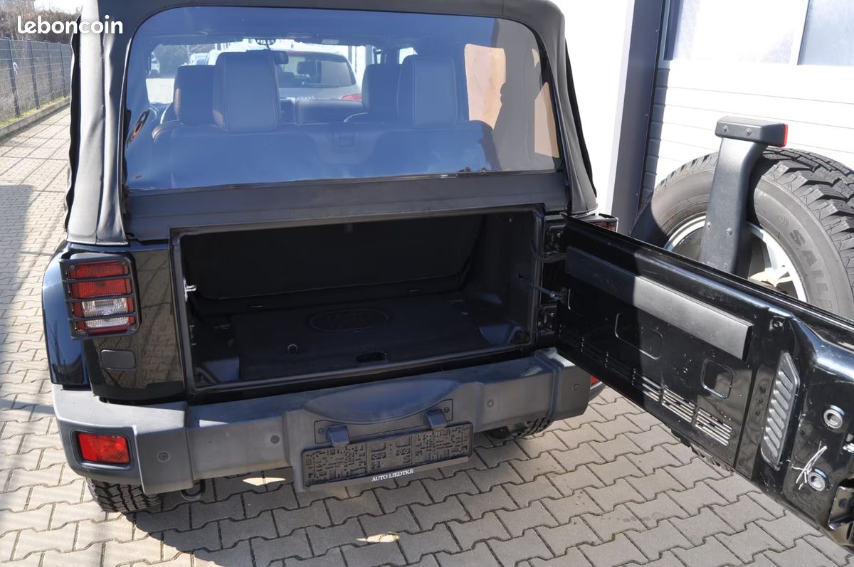Jeep Wrangler Unlimited Sahara 2.8 200CH - Carnet D'Entretien Complet - Alpine Sound - Sièges Chauffants - Régulateur - Navigation - Xénon - 62800KM (image 9)