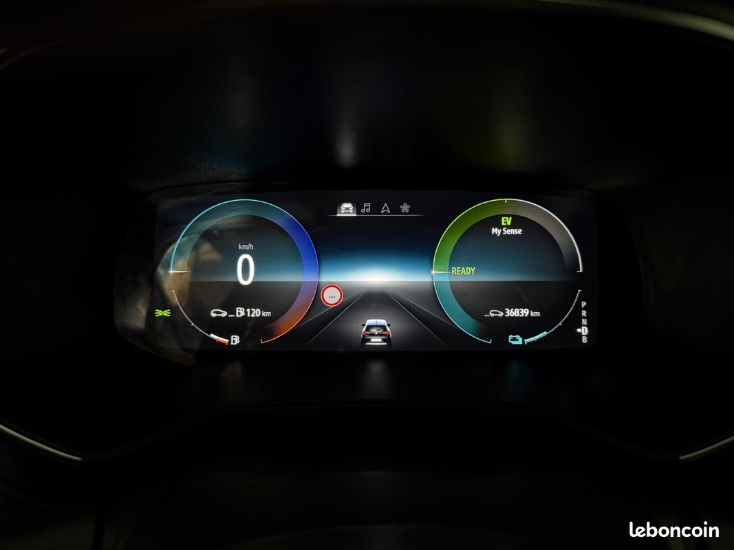 RENAULT CLIO V E-Tech full hybrid 145ch Engineered 1ERE MAIN BOITE AUTO COCKPIT CARPLAY CAMERA AUCUN FRAIS (image 29)