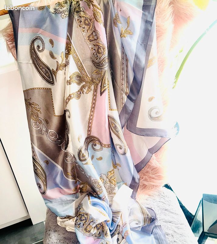 Foulard en soie (image 16)