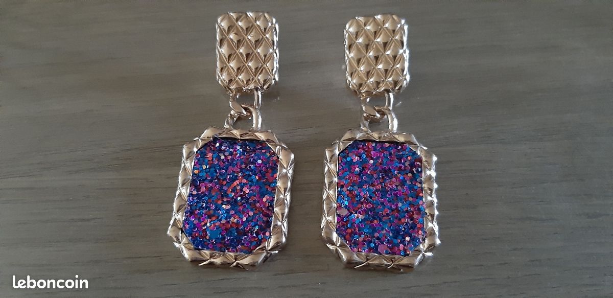 Boucle d oreille (image 1)
