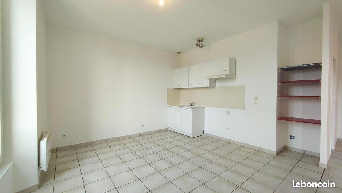 Appartement 1 pièce 49 m² · à Toulon · 49 m² · 725 €