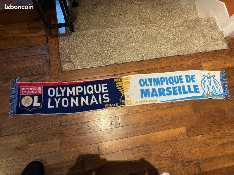 1 écharpe scarf au choix )) OL LYON V US QUEVILLY Finale coupe de la