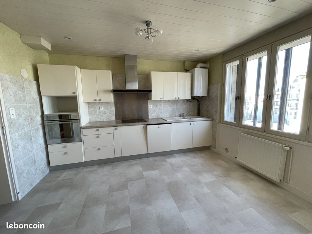 Appartement 3 pièces 72 m² · à Luc-la-Primaube · 72 m² · 624 €