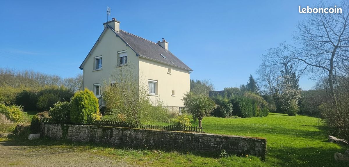 Maison 7 pièces 115 m² · à Callac · 115 m² · 129 000 €