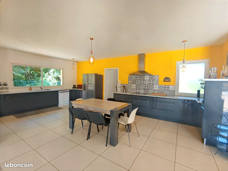 Villa 6 pièces 200 m² (image 2)