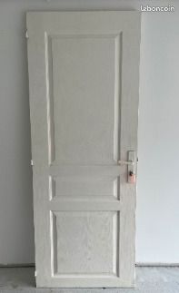 Porte intérieure blanche en bois à clef (image 1)