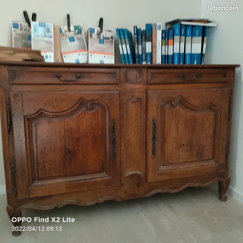 Buffet ancien en bois massif (image 1)