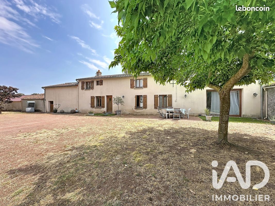 Maison 5 pièces 138 m² · à Thouars · 138 m² · 145 000 €