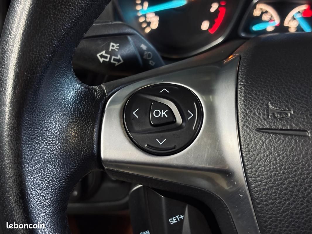 Ford Kuga 1.5 EcoBoost 150 S&S 4x2 Trend DISTRIBUTION OK (image 13)