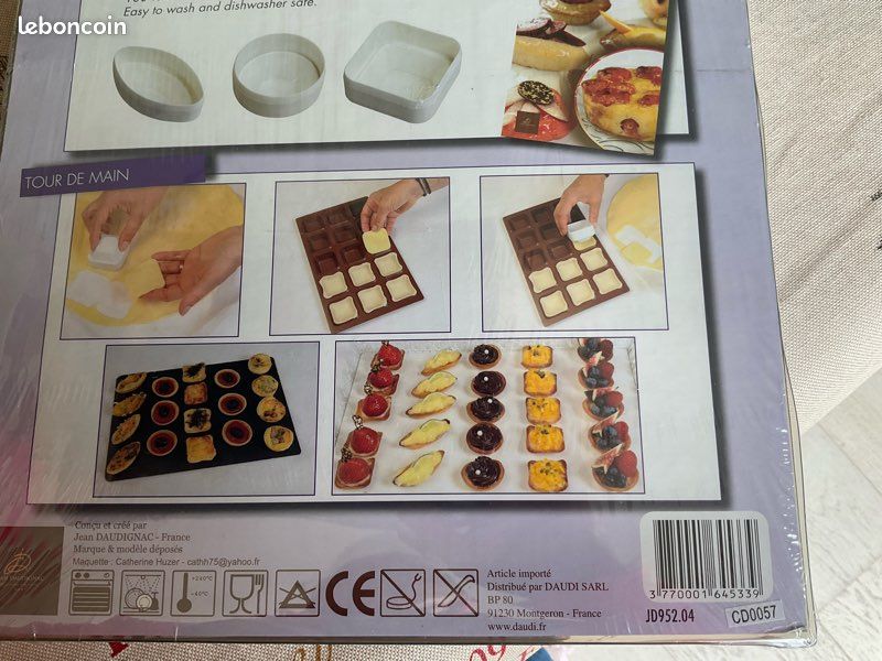 Argenterie - COFFRET SERVICE MIGNARDISES 4 Pièces Métal Blanc Manches Bakélite déco Table