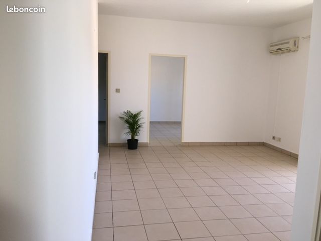 Appartement 3 pièces 81 m² · à Saint-Denis · 81 m² · 830 €/mois
