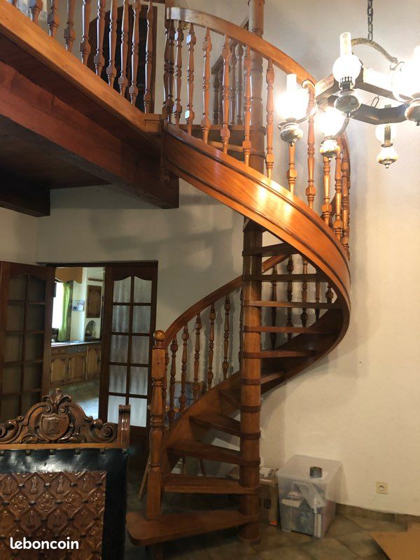 Escalier en colimaçon chêne massif (image 2)